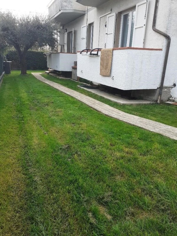 casa indipendente in vendita a Massa in zona Marina dei Ronchi