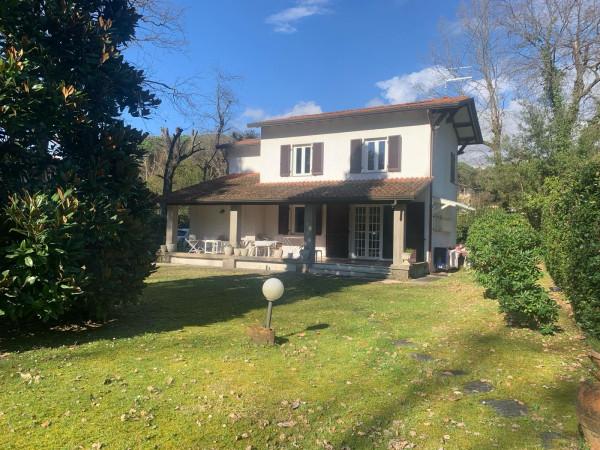 casa indipendente in vendita a Massa in zona Poveromo