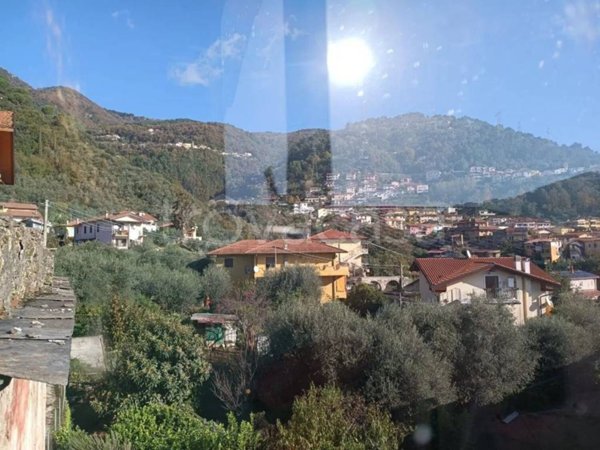 casa indipendente in vendita a Massa in zona Centro Storico