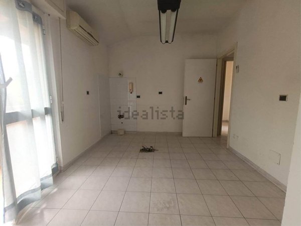 casa indipendente in vendita a Massa