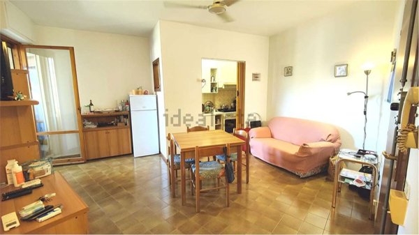 appartamento in vendita a Massa in zona Marina dei Ronchi
