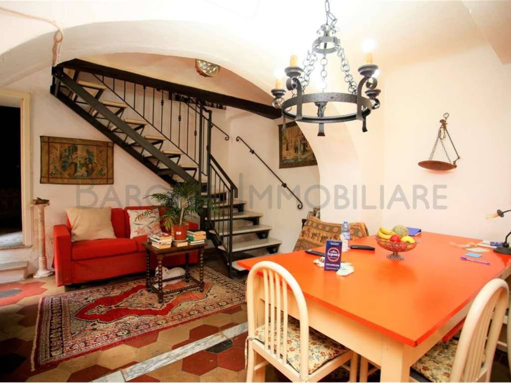 casa indipendente in vendita a Massa in zona Centro Storico