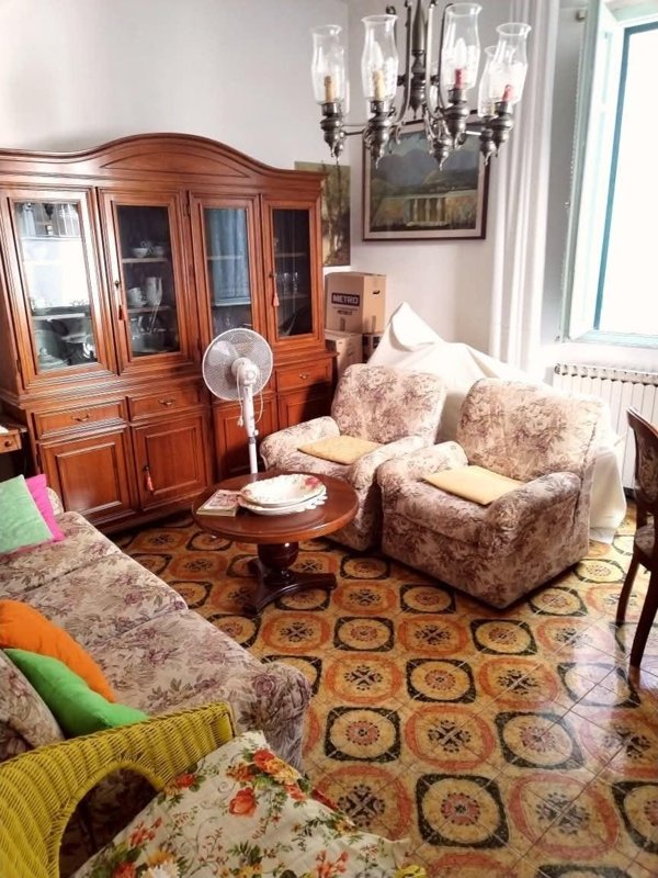 casa indipendente in vendita a Massa