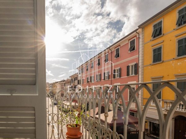 appartamento in vendita a Massa in zona Centro Storico