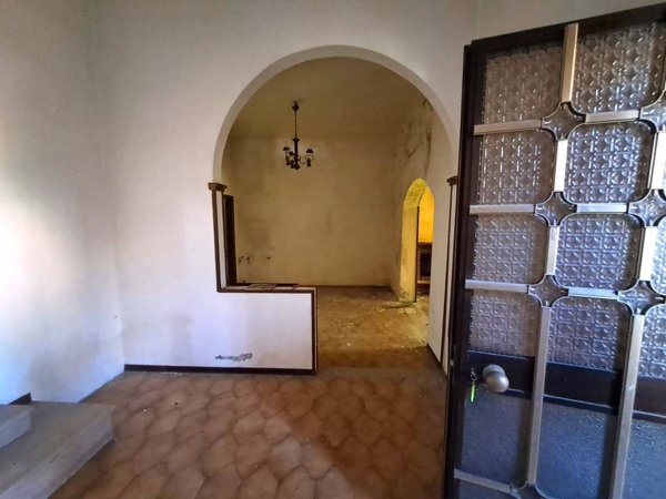casa indipendente in vendita a Massa in zona Centro Storico