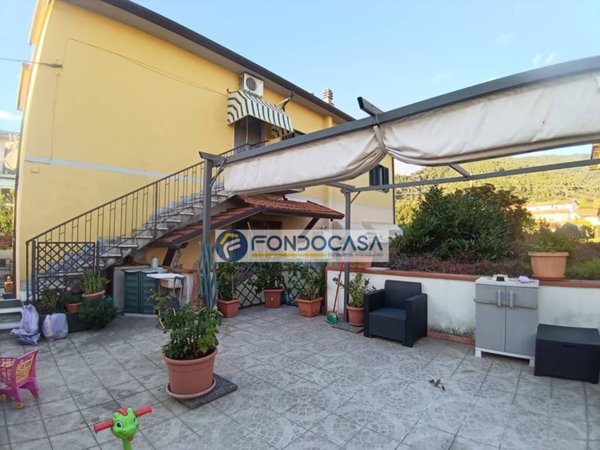 casa indipendente in vendita a Massa in zona Centro Storico