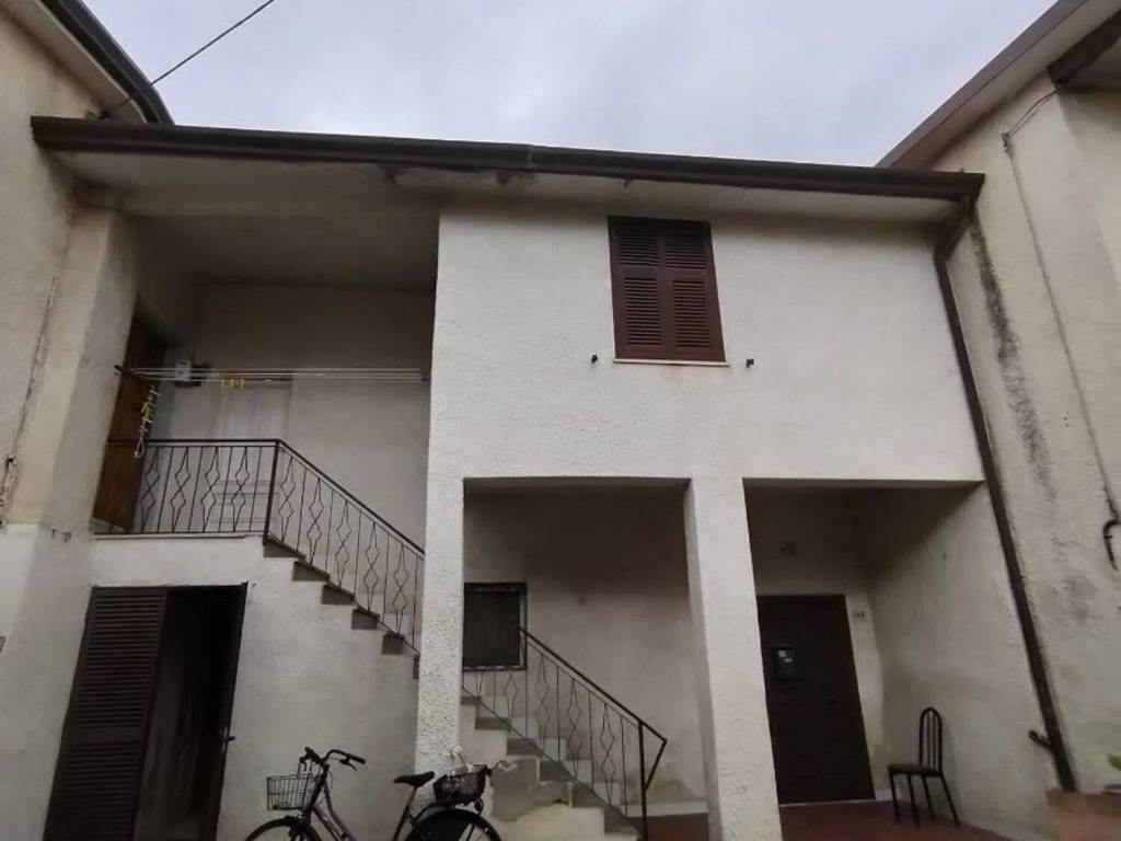 casa indipendente in vendita a Massa in zona Marina di Massa