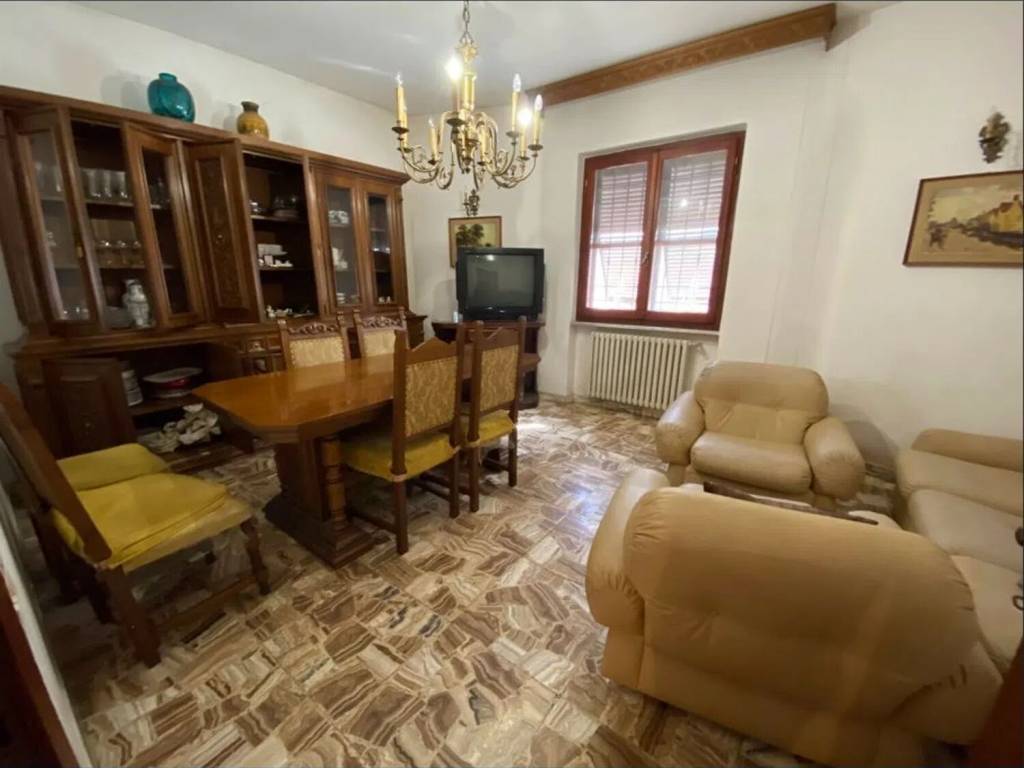 casa indipendente in vendita a Massa
