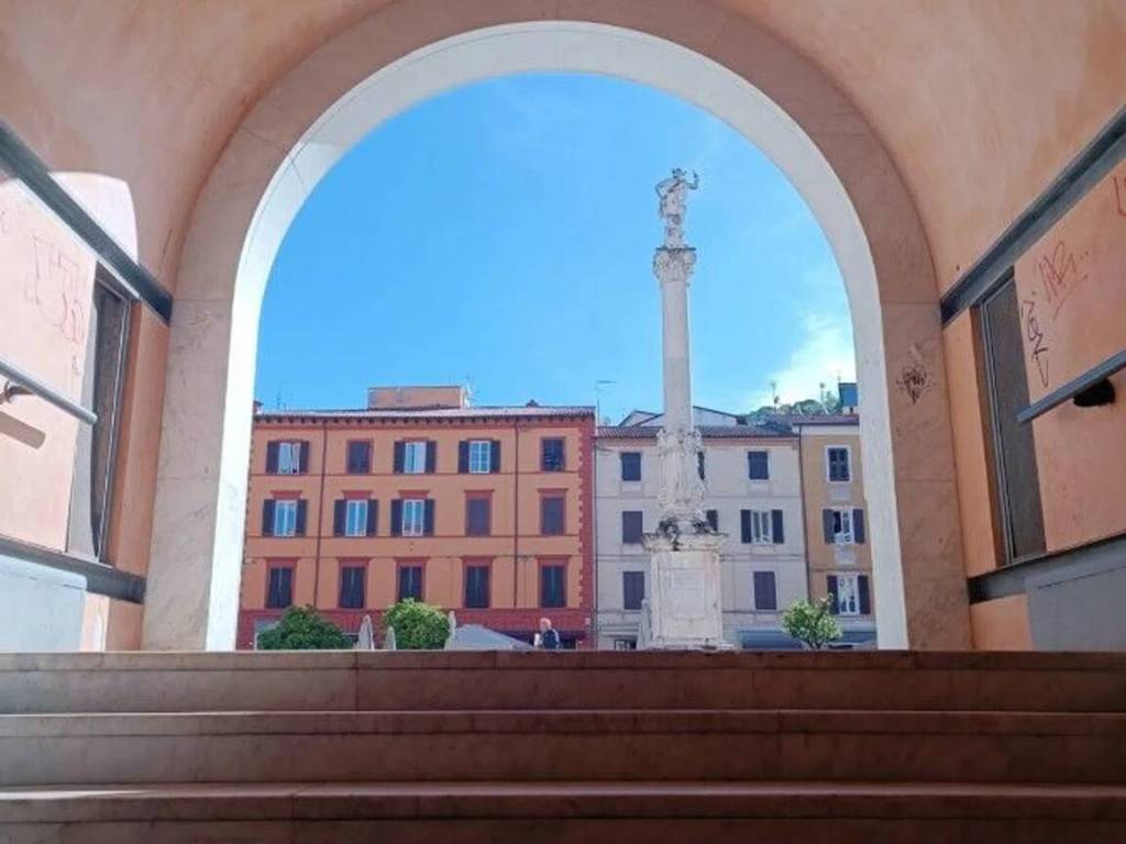 appartamento in vendita a Massa in zona Centro Storico