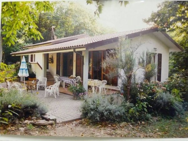 casa indipendente in vendita a Massa