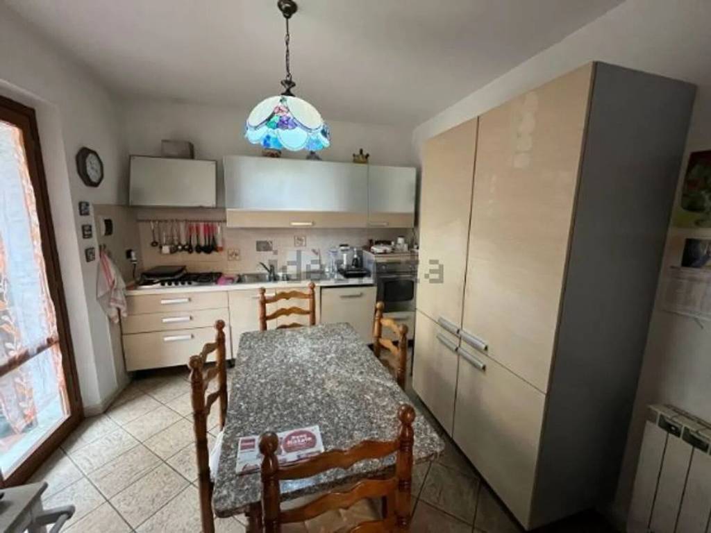 casa indipendente in vendita a Massa