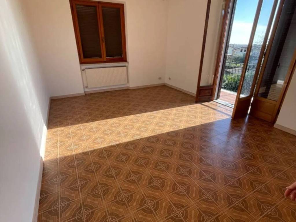 appartamento in vendita a Massa in zona Mirteto
