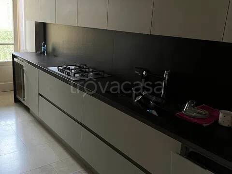 appartamento in vendita a Massa in zona Marina di Massa