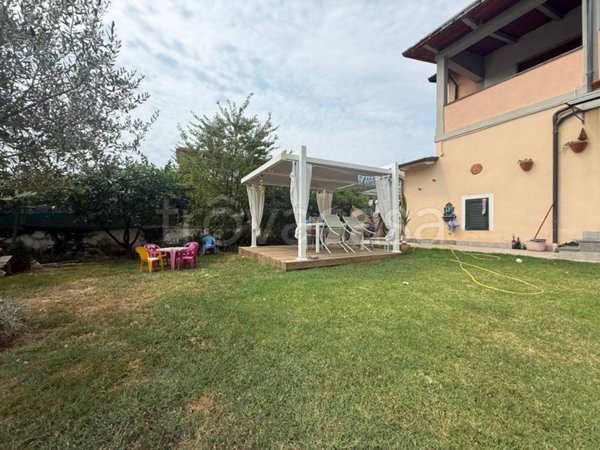casa indipendente in vendita a Massa in zona Mirteto
