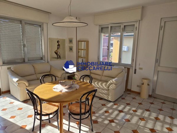 appartamento in vendita a Massa in zona Marina di Massa