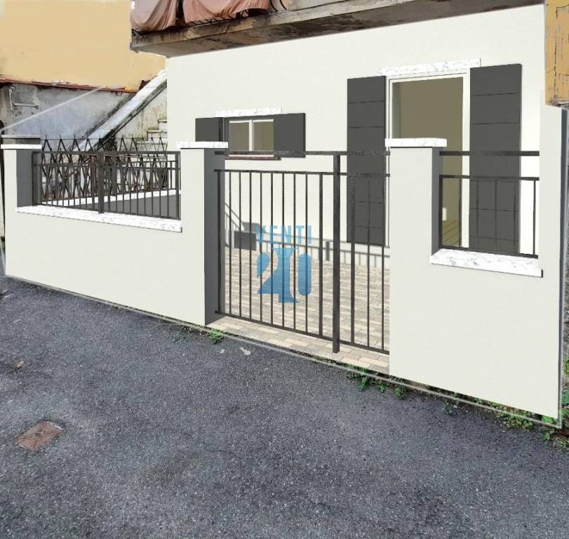appartamento in vendita a Massa in zona Centro Storico
