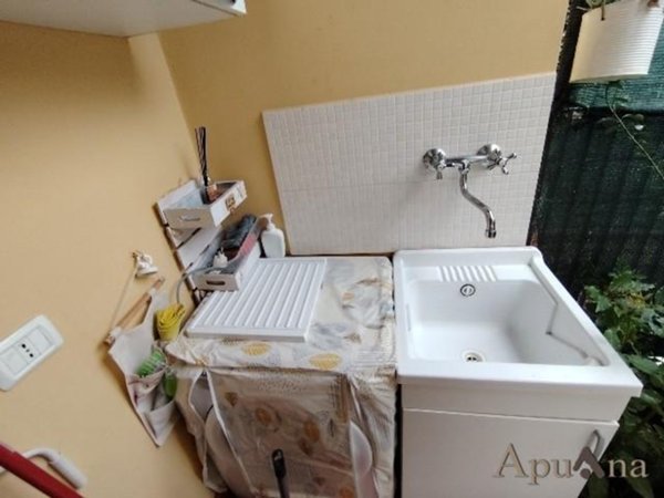 appartamento in vendita a Massa in zona Marina di Massa