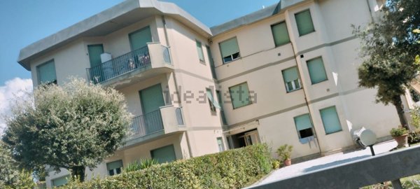appartamento in vendita a Massa in zona Marina di Massa