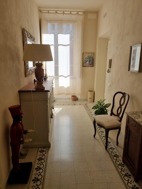 appartamento in vendita a Massa in zona Centro Storico