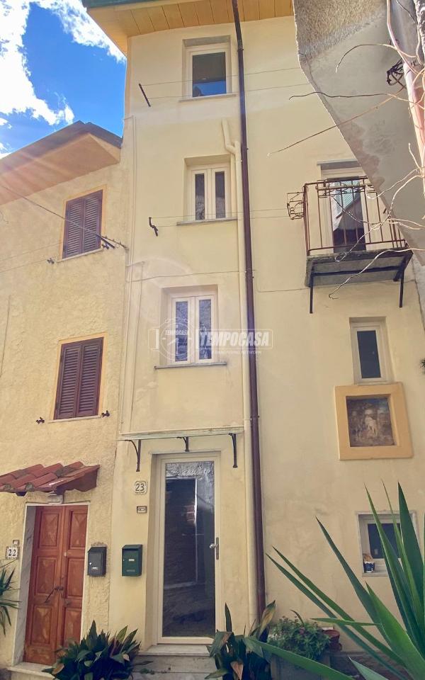 casa indipendente in vendita a Massa in zona Antona