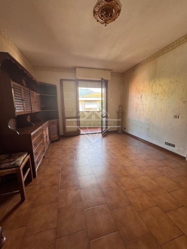 appartamento in vendita a Massa in zona Romagnano