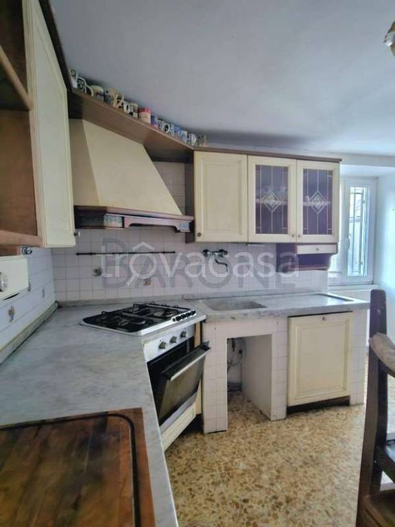 appartamento in vendita a Massa in zona Mirteto
