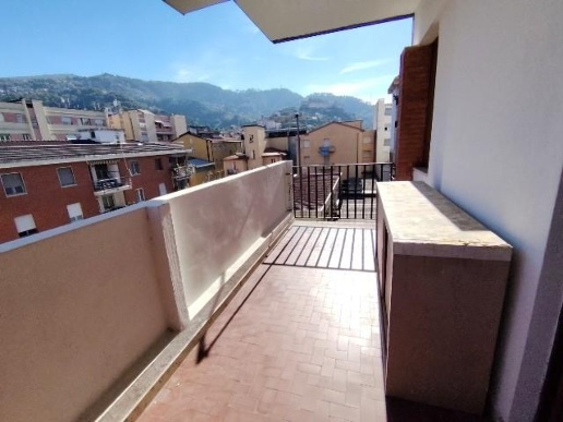 appartamento in vendita a Massa in zona Centro Storico