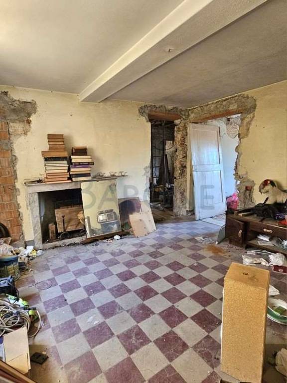 appartamento in vendita a Massa in zona Centro Storico