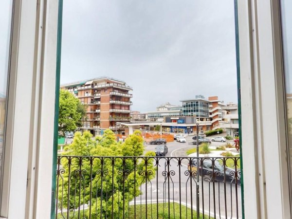 appartamento in vendita a Massa in zona Centro Storico