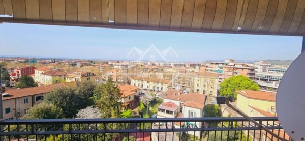 appartamento in vendita a Massa in zona Centro Storico