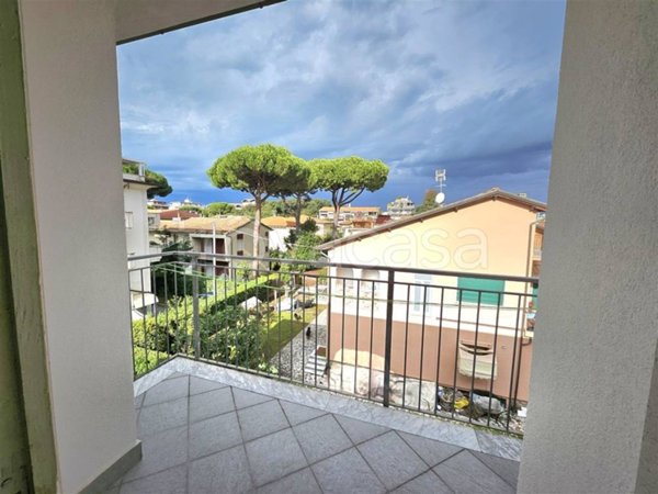 appartamento in vendita a Massa in zona Marina di Massa