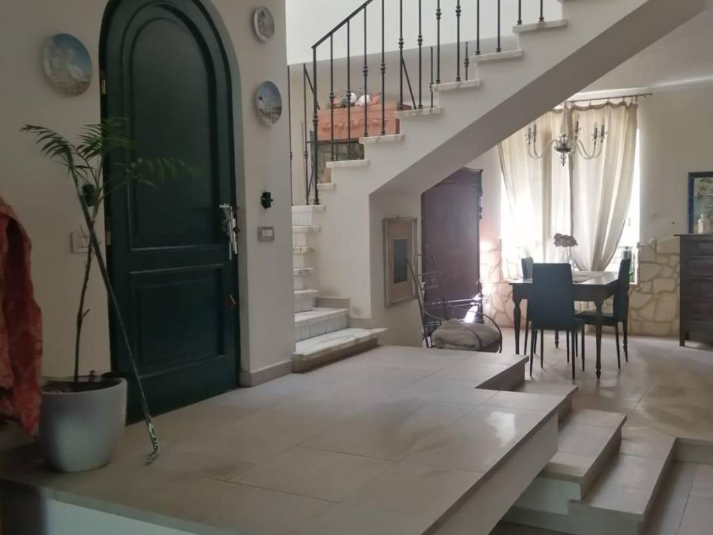casa indipendente in vendita a Massa in zona Marina di Massa