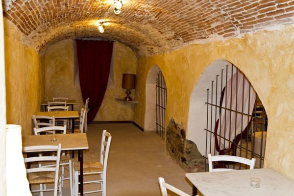 negozio in vendita a Massa in zona Centro Storico