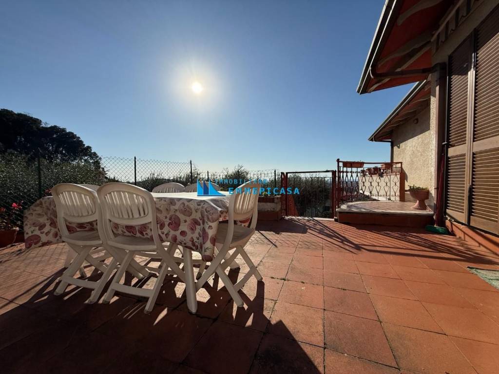 casa indipendente in vendita a Massa in zona Centro Storico