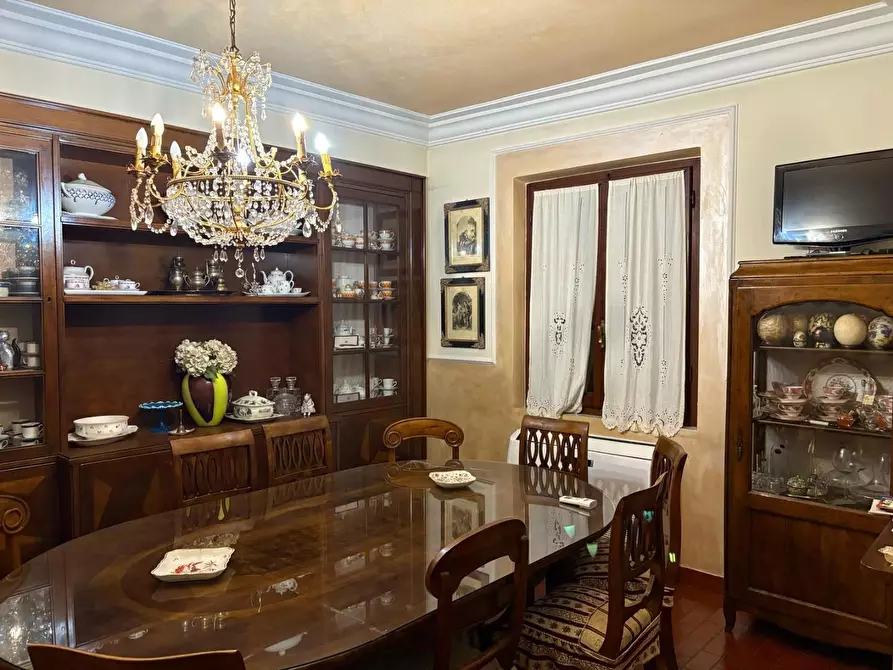 appartamento in vendita a Massa in zona Castagnola