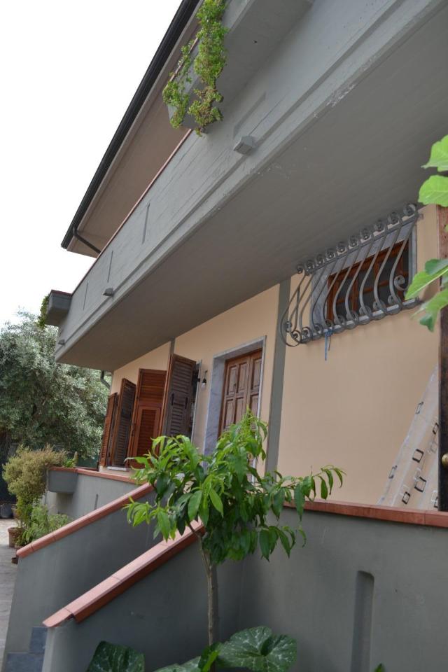 casa indipendente in vendita a Massa in zona Centro Storico