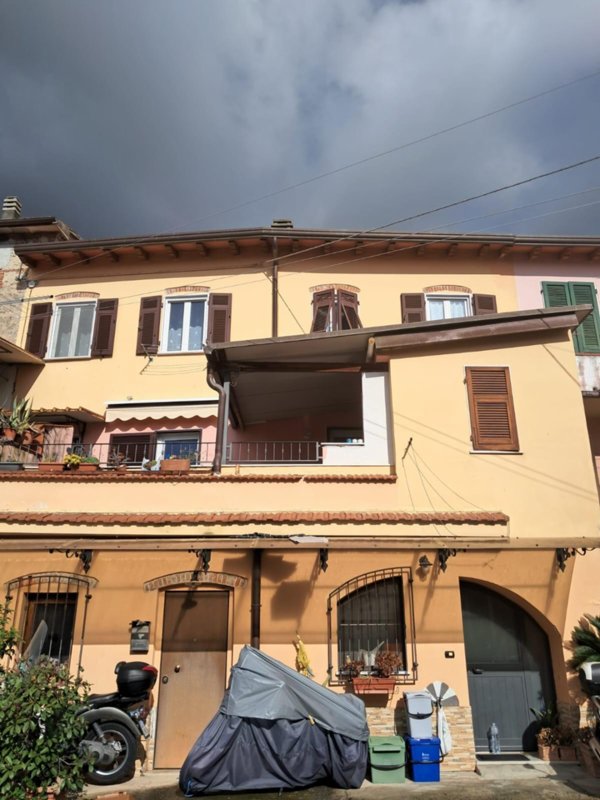 appartamento in vendita a Massa in zona Centro Storico