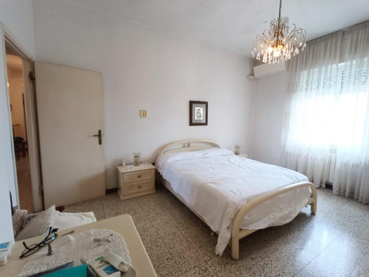 appartamento in vendita a Massa in zona Centro Storico