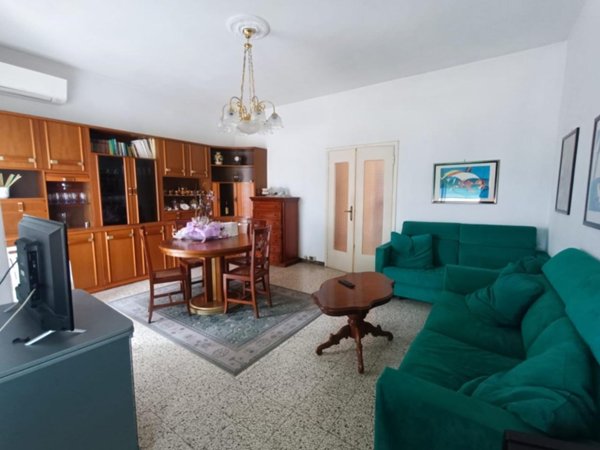 appartamento in vendita a Massa in zona Centro Storico