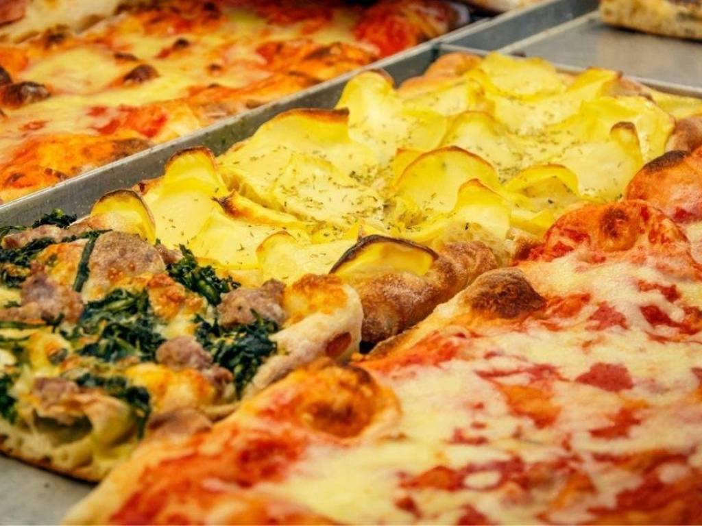 negozio in vendita a Massa in zona Centro Storico