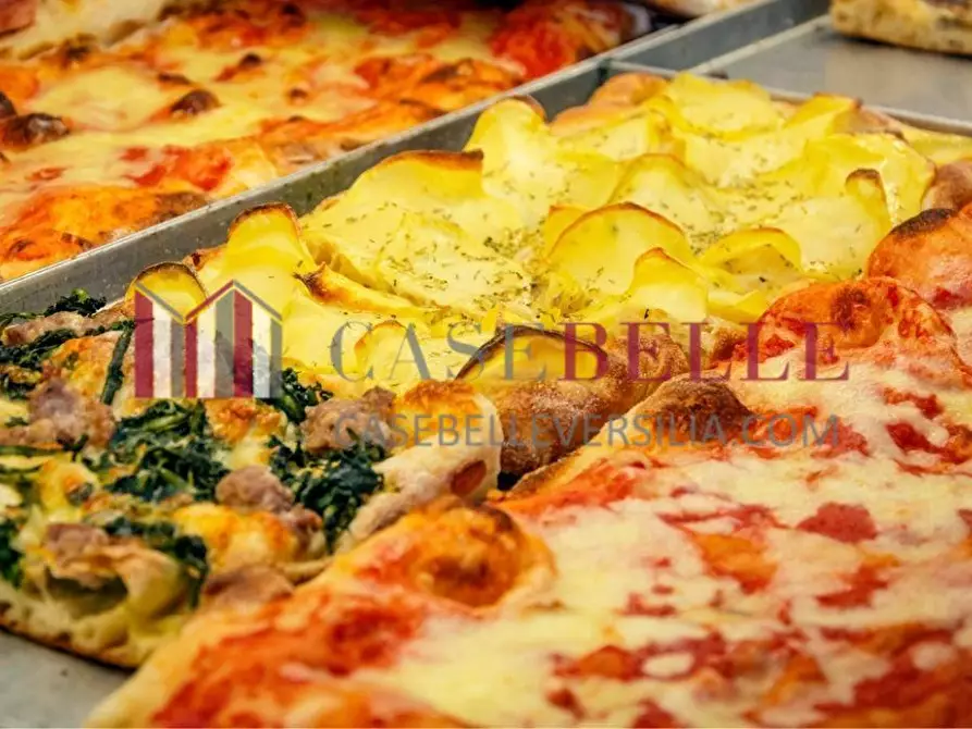 negozio in vendita a Massa in zona Centro Storico