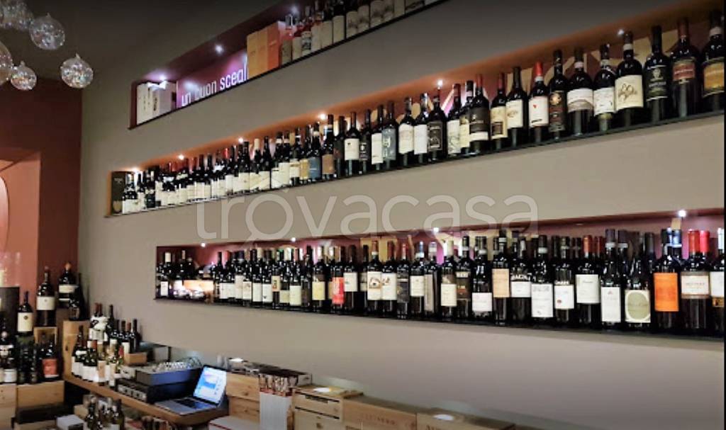 negozio in vendita a Massa in zona Centro Storico