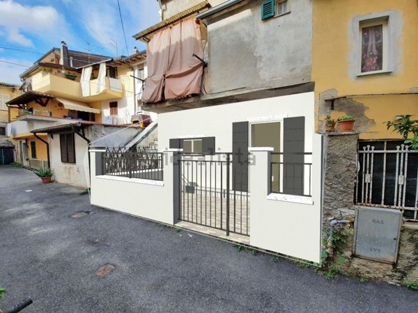 appartamento in vendita a Massa in zona Borgo del Ponte