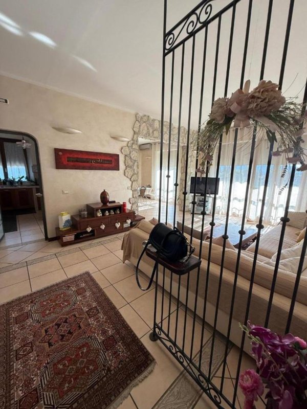 appartamento in vendita a Massa in zona Centro Storico