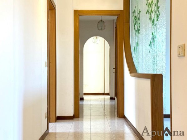 appartamento in vendita a Massa in zona Centro Storico