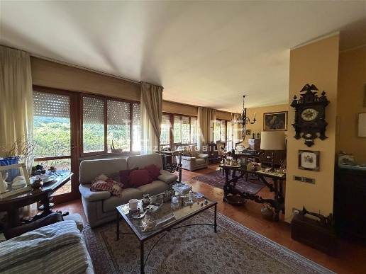 appartamento in vendita a Massa in zona Centro Storico