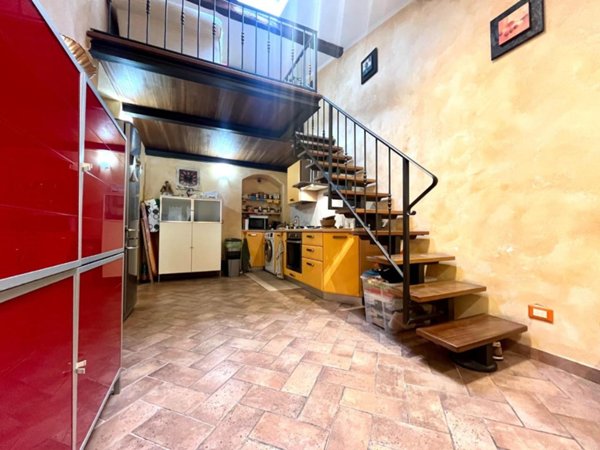 appartamento in vendita a Massa in zona Centro Storico