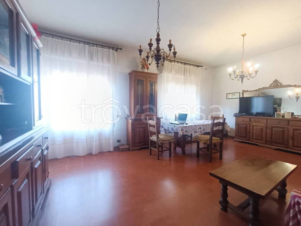 casa indipendente in vendita a Massa in zona Quercioli