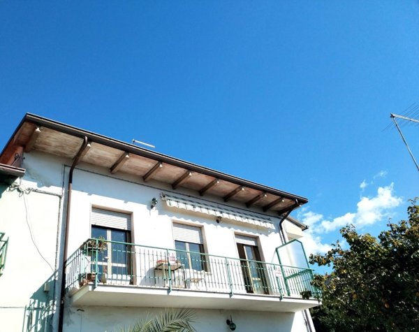 appartamento in vendita a Massa in zona Centro Storico