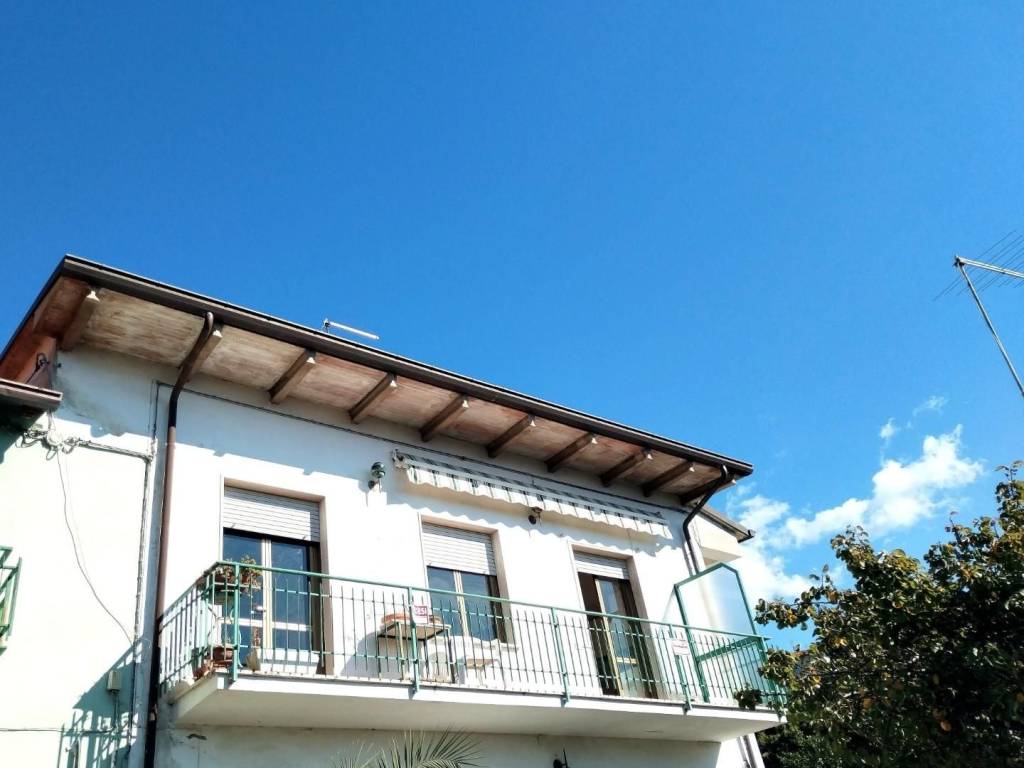 appartamento in vendita a Massa in zona Centro Storico